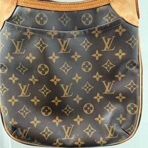 Authentic Louis Vuitton Brown Monogram Crossbody Bag